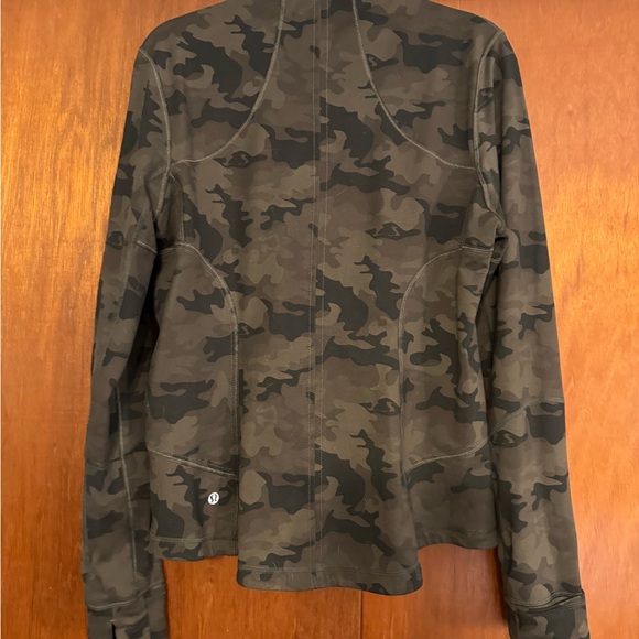 Lululemon Forme Jacket *Cuffins
Savasana Camo 20cm Fatigue Green sz 12 - Picture 3 of 3